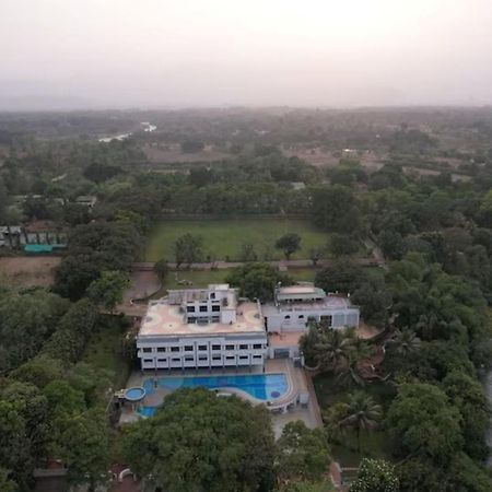 U Rivergate Karjat Extérieur photo