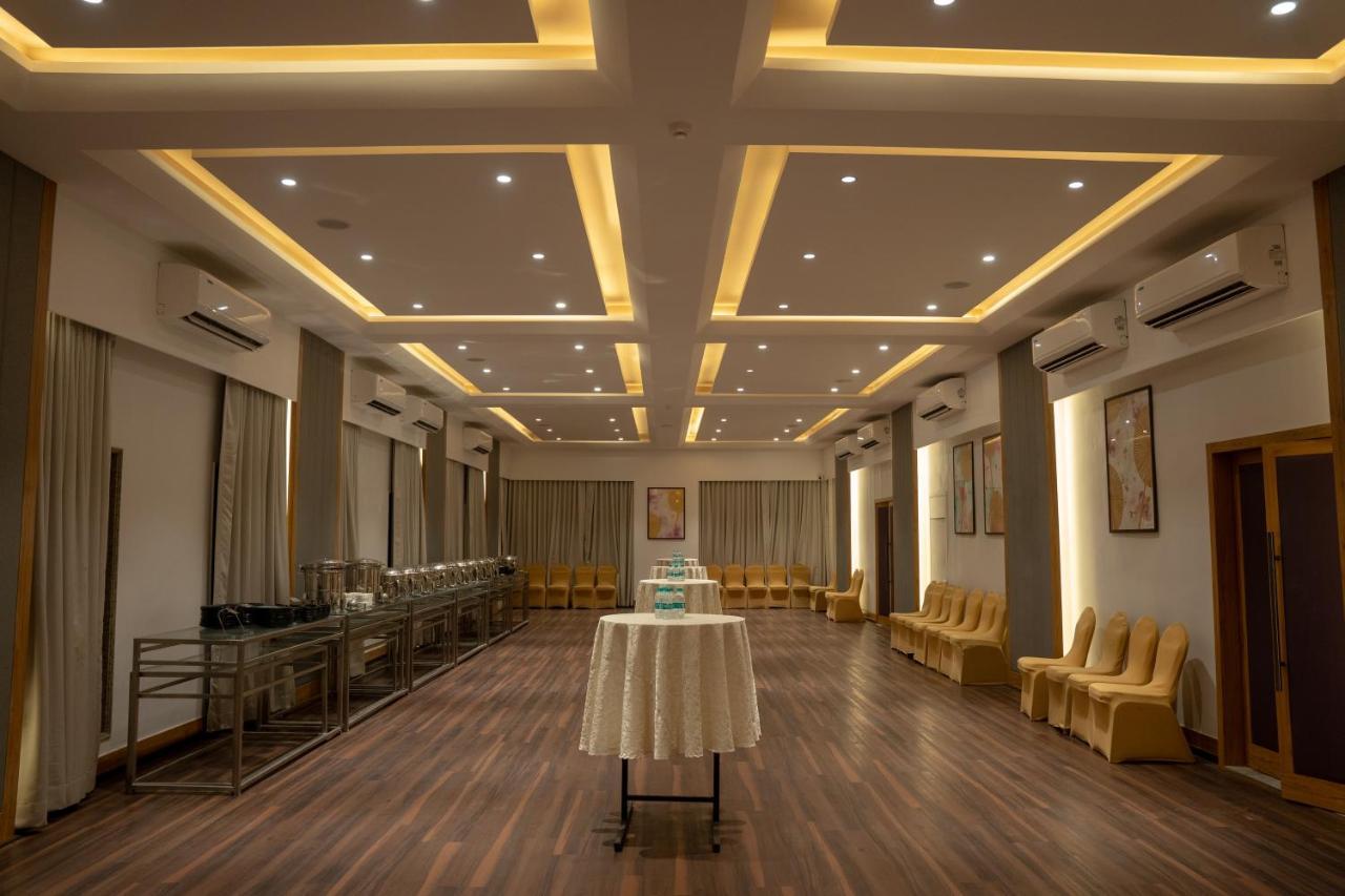 U Rivergate Karjat Extérieur photo