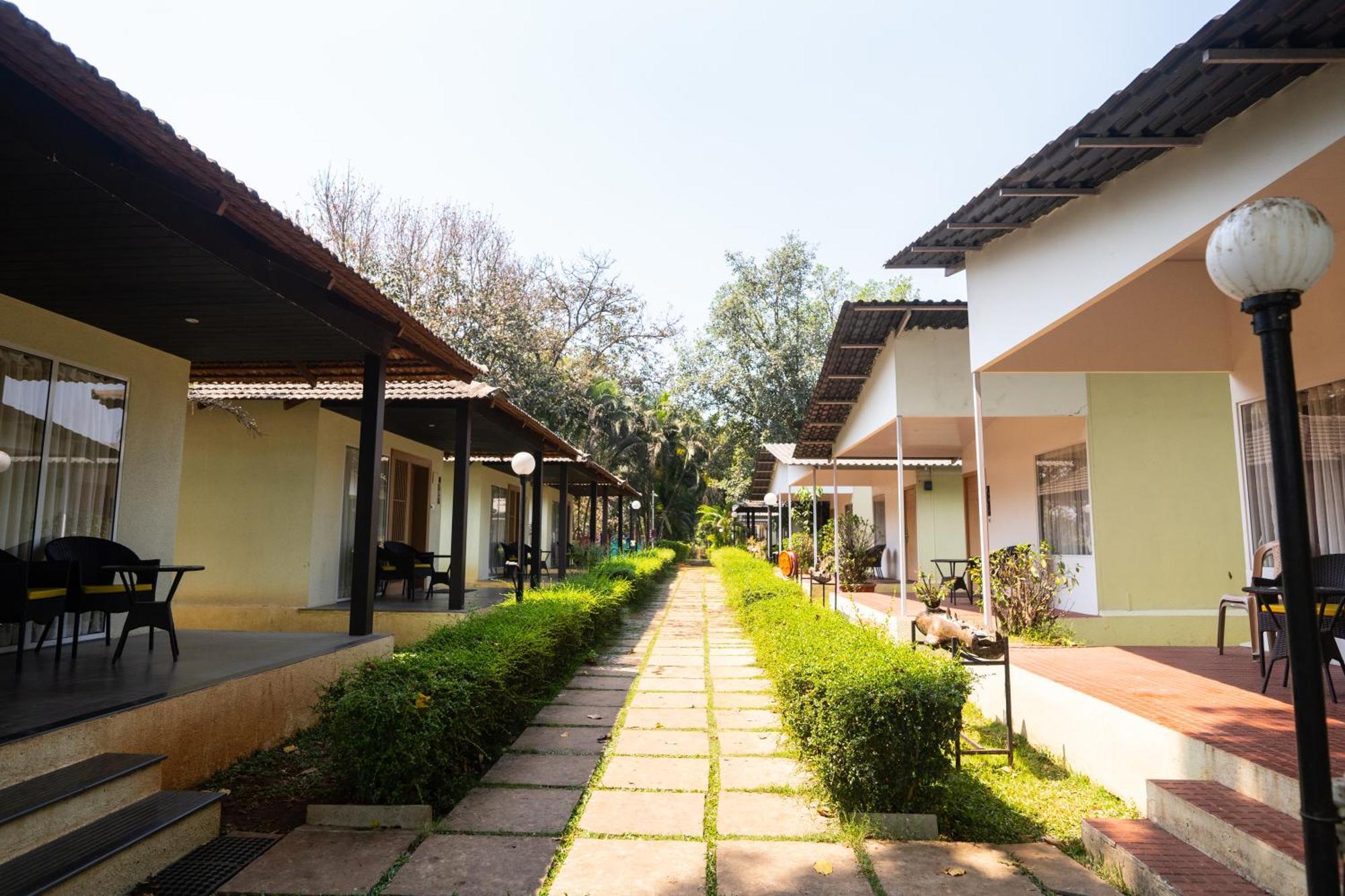 U Rivergate Karjat Extérieur photo